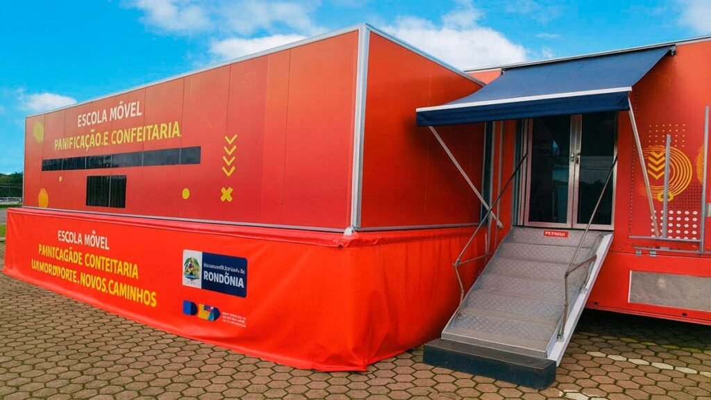Ji-Paraná abre inscrições para cursos de panificação e confeitaria na Escola Móvel 3 Escola movel 1